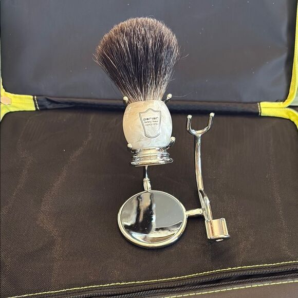 Parker Silver and Cream Shaving Brush Classic Design - Picture 2 of 3
